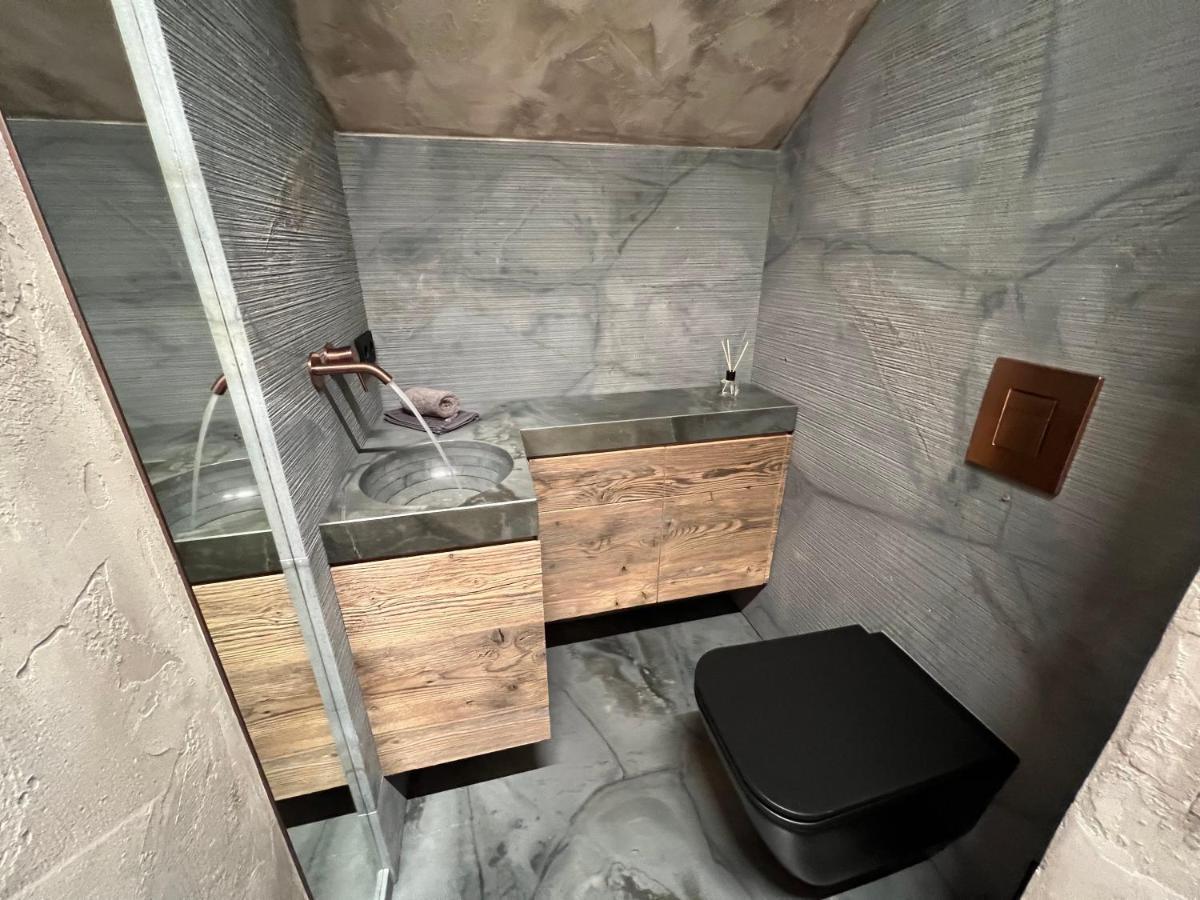 Appartement Der Extraklasse Mit Whirlpool Roding Exterior photo